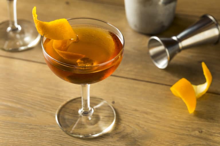 Martinez cocktail, à base de gin et de vermouth (martini)