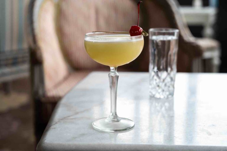 Un Hemingway daiquiri, une variante de daiquiri pauvre en sucre, car l'écrivain ne le supportait pas